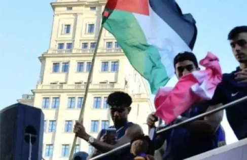 أول ظهور للامين جمال ورد فعله بعد أزمة (علم فلسطين)