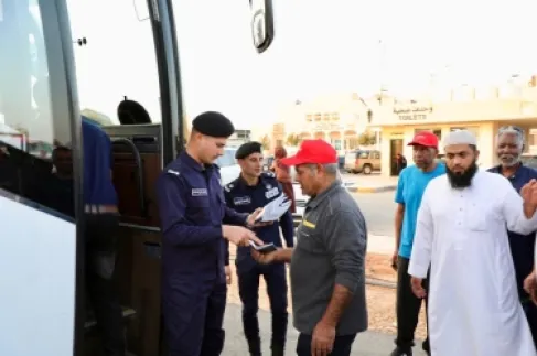 مركز حدود العمري يسهل عبور حجاج بيت الله الحرام