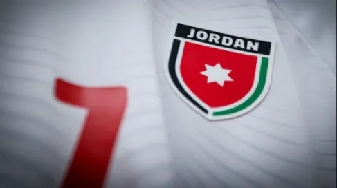 طرح تيشيرت منتخب النشامى بالأسواق في 23 أيار
