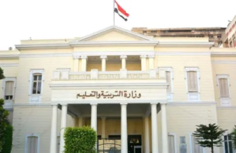 اعتداء طلاب على معلم في مصر يثير غضباً واسعاً - فيديو