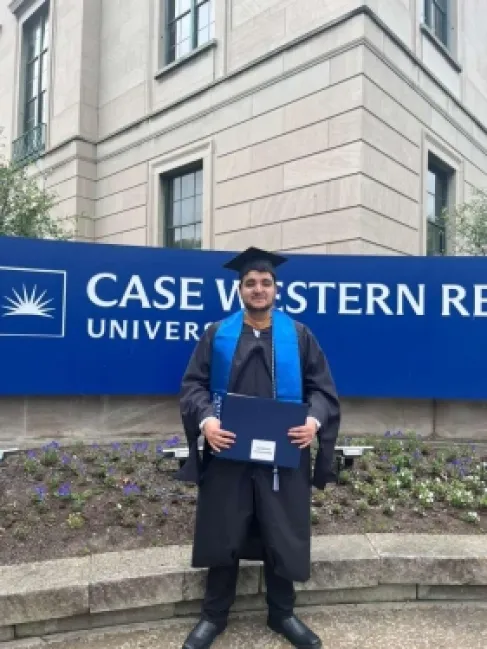 تهنئة لعبدالرحمن العبدالات بحصوله على البكالوريوس والماجستير بامتياز من جامعة أمريكية