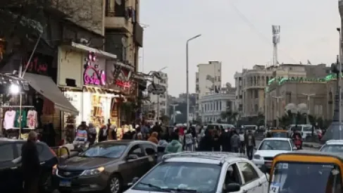 خوف وارتباك على طفلة.. إفشال محاولة خطف داخل (ميكروباص) في مصر