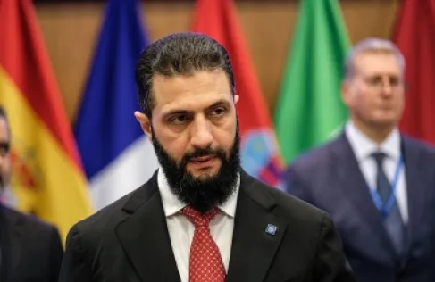 الشرع يمنع دخول البضائع الإسرائيلية عبر الأردن