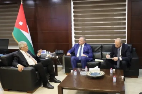 وزير النقل يبحث مع السفير الجورجي تعزيز التعاون في مجالات النقل