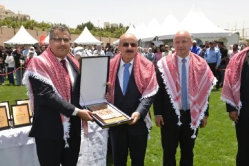جامعة البترا تحتفي بـ80 عاماً من الاستقلال بمهرجان وطني مهيب ومعرض للجاليات والجيش العربي