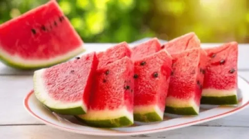 لعشاق البطيخ .. اليكم فوائده الصحية