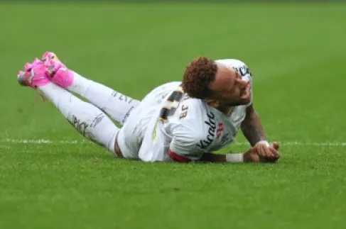 إصابة نيمار بعد يومين من ضمه لقائمة البرازيل في كأس العالم