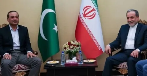 قائد ​الجيش الباكستاني أجرى مباحثات في طهران