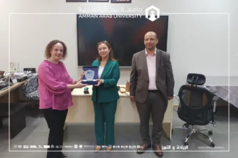 كلية الأعمال في عمان العربية تستضيف مها البهو لتعزيز وعي الطلبة بالتكنولوجيا المالية