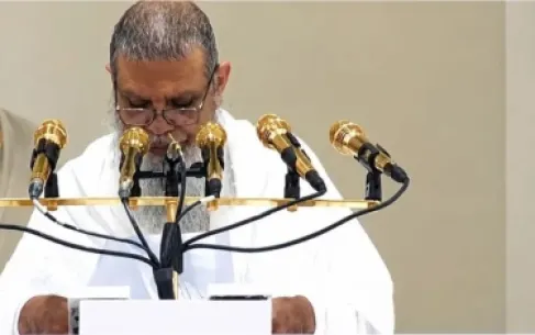 الحذيفي في خطبة عرفة: الحج عبادة لا ساحة للشعارات السياسية