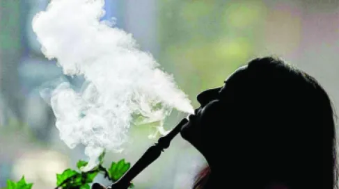 جمعية أردنية تطالب بحظر الأرجيلة في الشوارع والمتنزهات