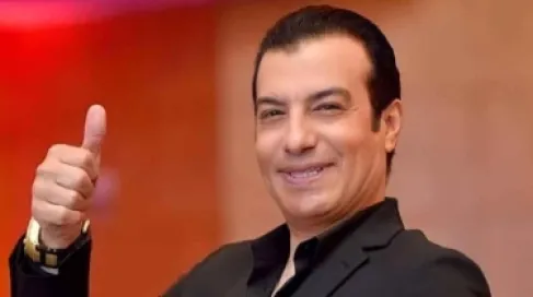 الدكتور يغني في عمان ملهمش في الطيب ثالث ايام العيد