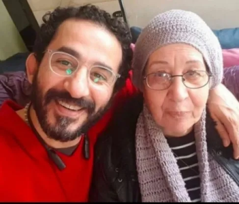 وفاة والدة الفنان أحمد حلمي بعد صراع مع المرض