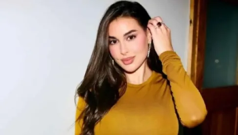 ياسمين صبري تشارك جمهورها أجواء الحج بصور من الحرم وعرفات