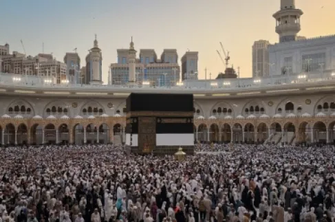 حجاج بيت الله الحرام يختتمون مناسكهم بطواف الوداع