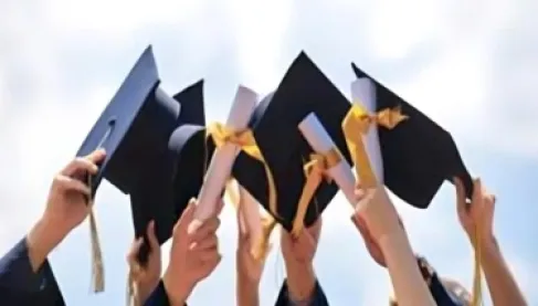 الجزائر تمنع حفلات التخرج داخل الحرم الجامعي وإجراءات صارمة جديدة