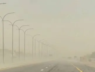 الصورة من الطريق الصحراوي ظهر اليوم