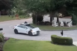 سكان حي 