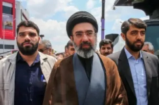 مجتبى خامنئي التقى بعض المسؤولين الإيرانيين بشكل سري خلال الحرب
