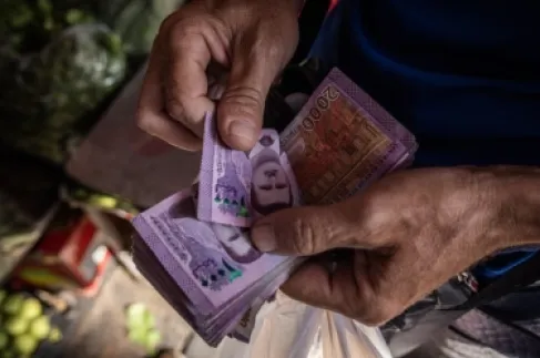 حاكم البنك المركزي السوري: 63% نسبة استبدال الليرة القديمة