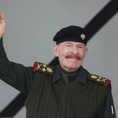 وفاة زوجة عزة الدوري الرجل الثاني في نظام صدام حسين
