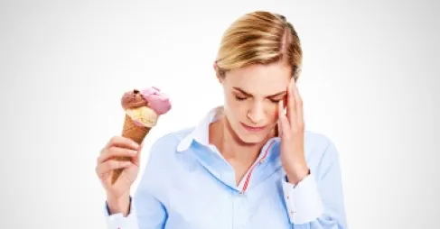 صداع تناول المثلجات يكشف الكثير عن أسرار صحتك