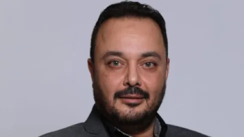 مش قادر أطمنكم.. جديد الحالة الصحية للممثل المصري سامح صفوت