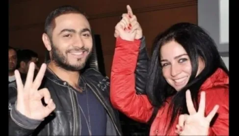 تامر حسني يخرج عن صمته بعد تصريحات مي عز الدين: «غلاوتك كبيرة عندي»