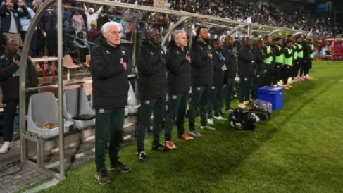 بسبب التأشيرة.. جنوب أفريقيا تسافر لخوض كأس العالم بدون المدرب المساعد