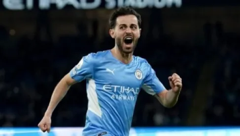 بعد شائعات أتلتيكو.. برشلونة يستعيد الأمل في صفقة برناردو سيلفا