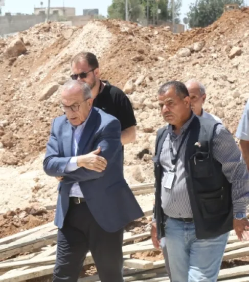 أبو السمن يتفقد مشروع توسعة الطريق الملوكي في مادبا