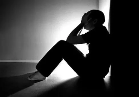 ليس مجرد حزن.. 3 مسببات رئيسية للاكتئاب لا تلتفت إليها