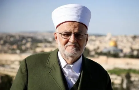 الشيخ صبري يحذر من قانون إسرائيلي لمنع الأذان في القدس