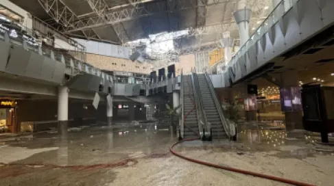 قتيل و63 مصابا بهجوم إيراني على الكويت ودمار بالمطار ومنشآت دبلوماسية