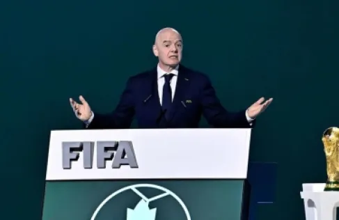 رئيس (فيفا) يدعم فلورنتينو بيريز