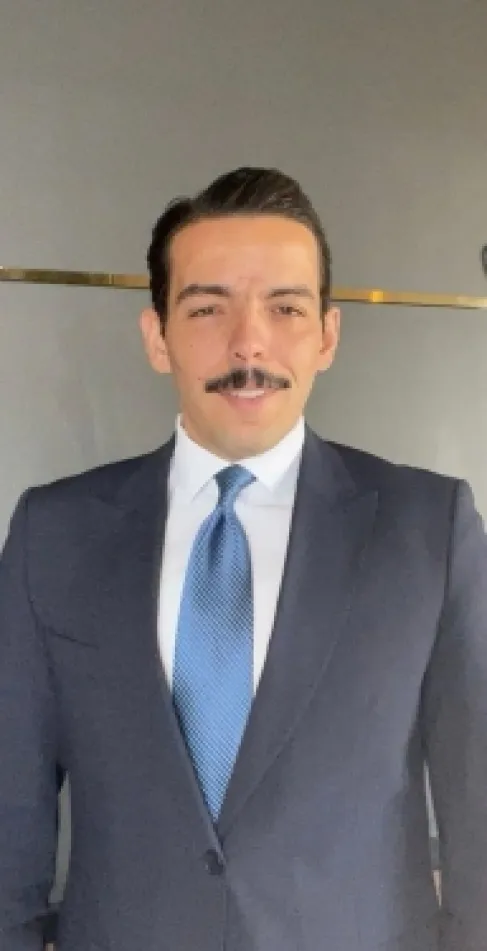 معسكرات ودمى التمويل الأجنبي