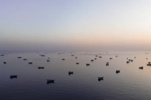 الجيش الأميركي يعلن إسقاط 4 مسيرات وقصف رادارات إيرانية