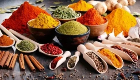 دراسة: توابل شائعة تؤثر على سكر الدم والبكتيريا المعوية