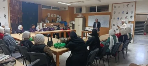 كلية العمارة والتصميم في جامعة الزيتونة تستضيف طالبات مدرسة سحاب الثانوية في زيارة تعريفية بتخصصاتها الأكاديمية