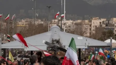 الجيش الأمريكي يعلن إسقاط مسيرتين إيرانيتين ..  ووزير الداخلية الباكستاني يلتقي نظيره الإيراني