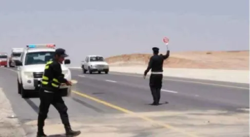 ضبط مركبة تسير بسرعة 152 كم/ساعة على الطريق الصحراوي