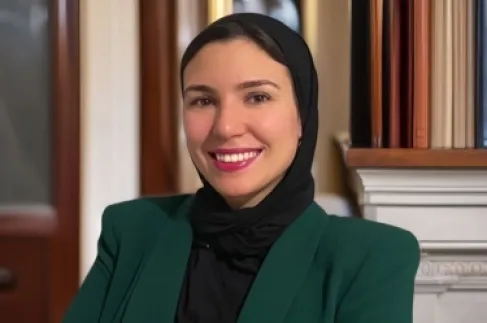 بسبب الحجاب.. محامية فرنسية تقاضي ناشطتين اتهمتاها بـ (أسلمة فرنسا)