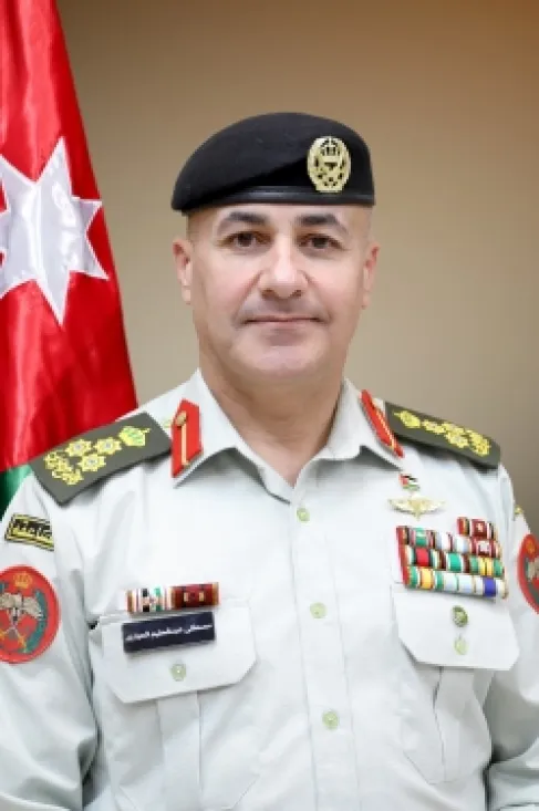 حين تعانق رصاصة الثورة عزة الجلوس وهيبة الجيش  