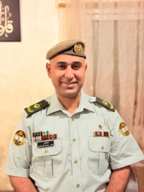 إرادة ملكية سامية بترفيع الدكتور عمر أبو هزيم إلى رتبة رائد