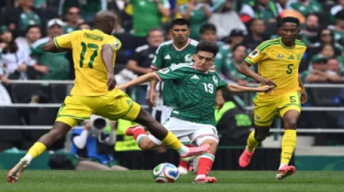 المكسيك تفوز على جنوب إفريقيا في أولى مباريات كأس العالم