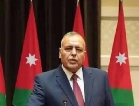 حافلات لنقل المواطنين مجانا إلى مقر محافظة مادبا الجديد