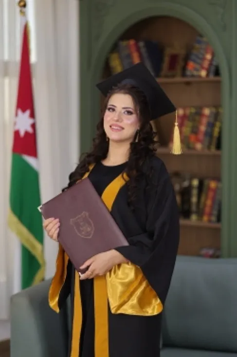 تهنئة من العائلة للدكتورة العنود المشاقبة بمناسبة تخرجها من الجامعة الأردنية