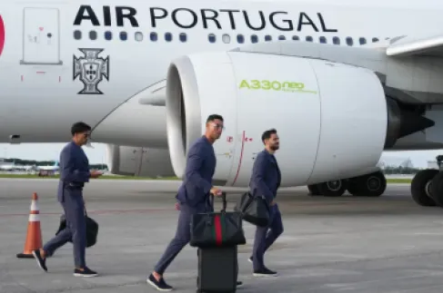 شاهد.. تفتيش رونالدو في أمريكا يثير الدهشة عبر المنصات