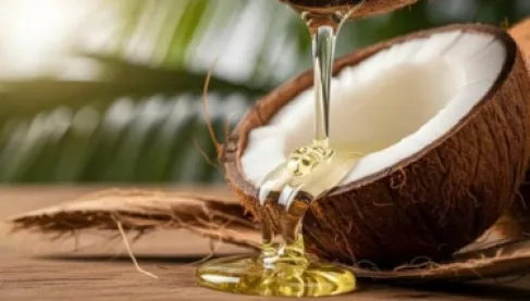 فوائده ليست بلا حدود.. متى يصبح زيت جوز الهند ضارا؟