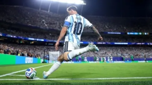 كأس العالم: ليونيل ميسي يكسر قرابة 10 أرقام قياسية